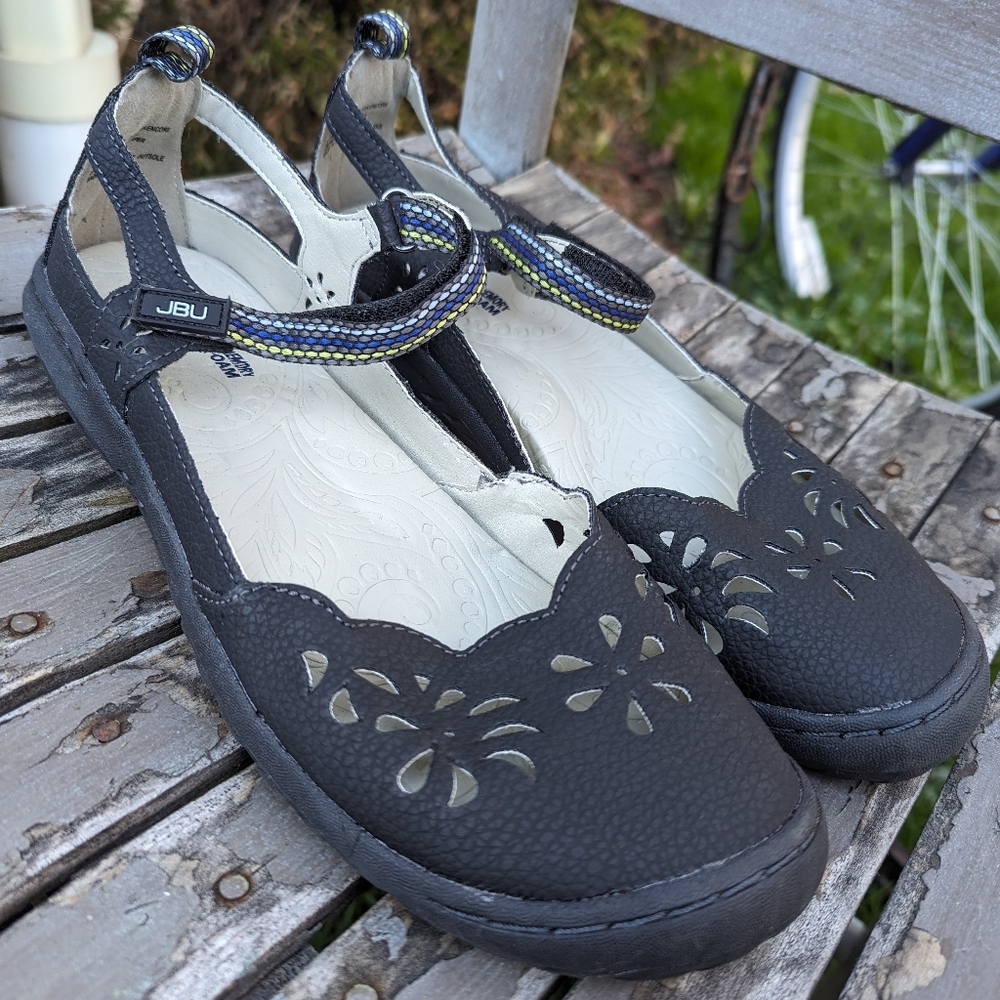 JBU Black Memory Foam Velcro Walking Shoes Size 8 NWOT